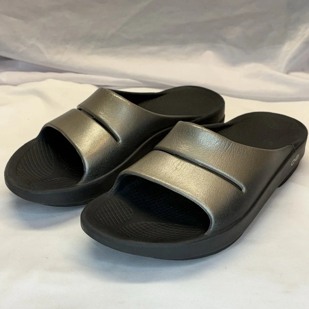 Oofos Sandals Ooahh Slides M 7 / W 9 EU 40 Beach Metallic Iridescent Calypso‎